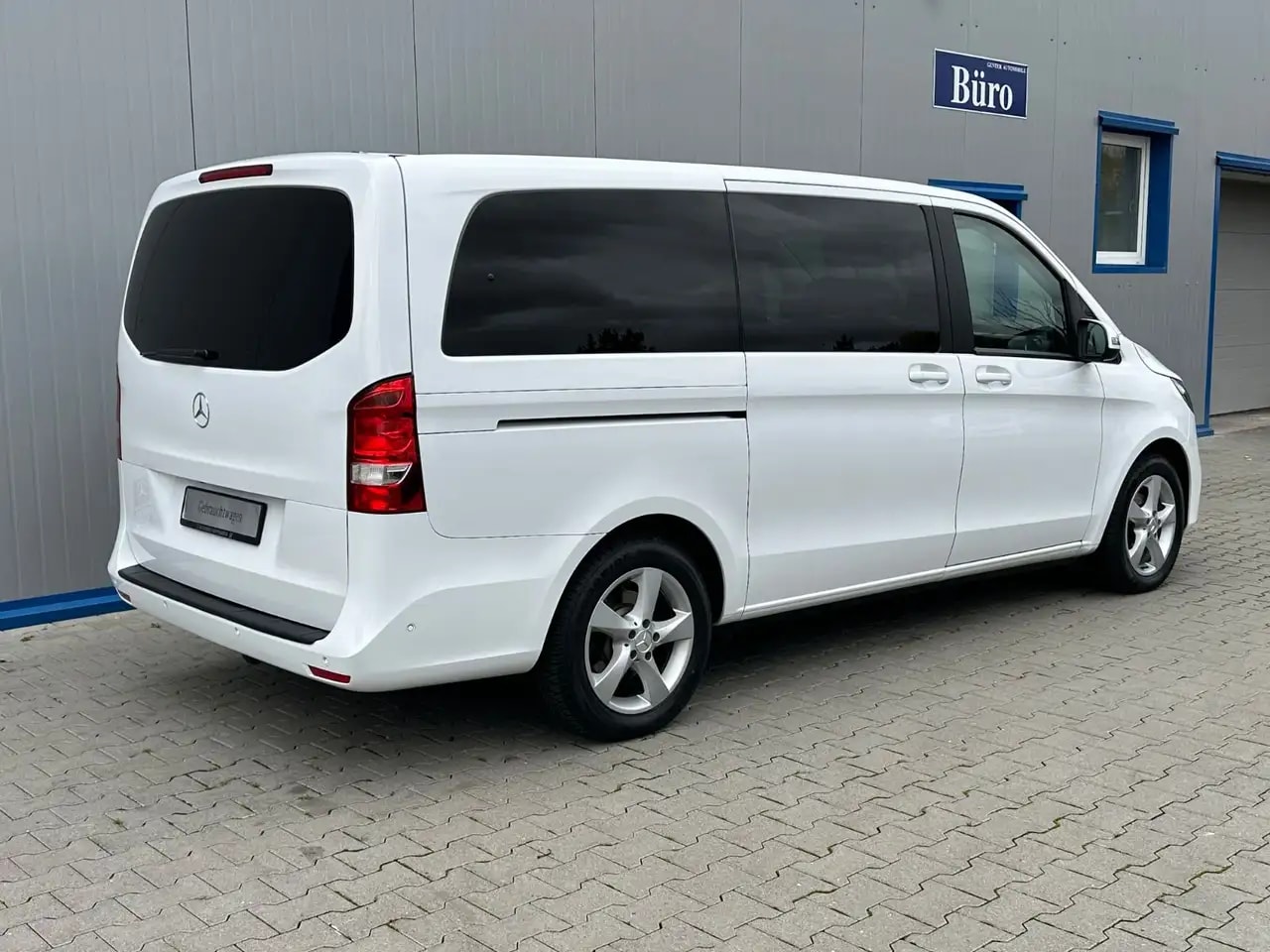 Mercedes-Benz V 220 V220 d LANG 9G MBUX KAMERA AHK 7-SITZER 8
