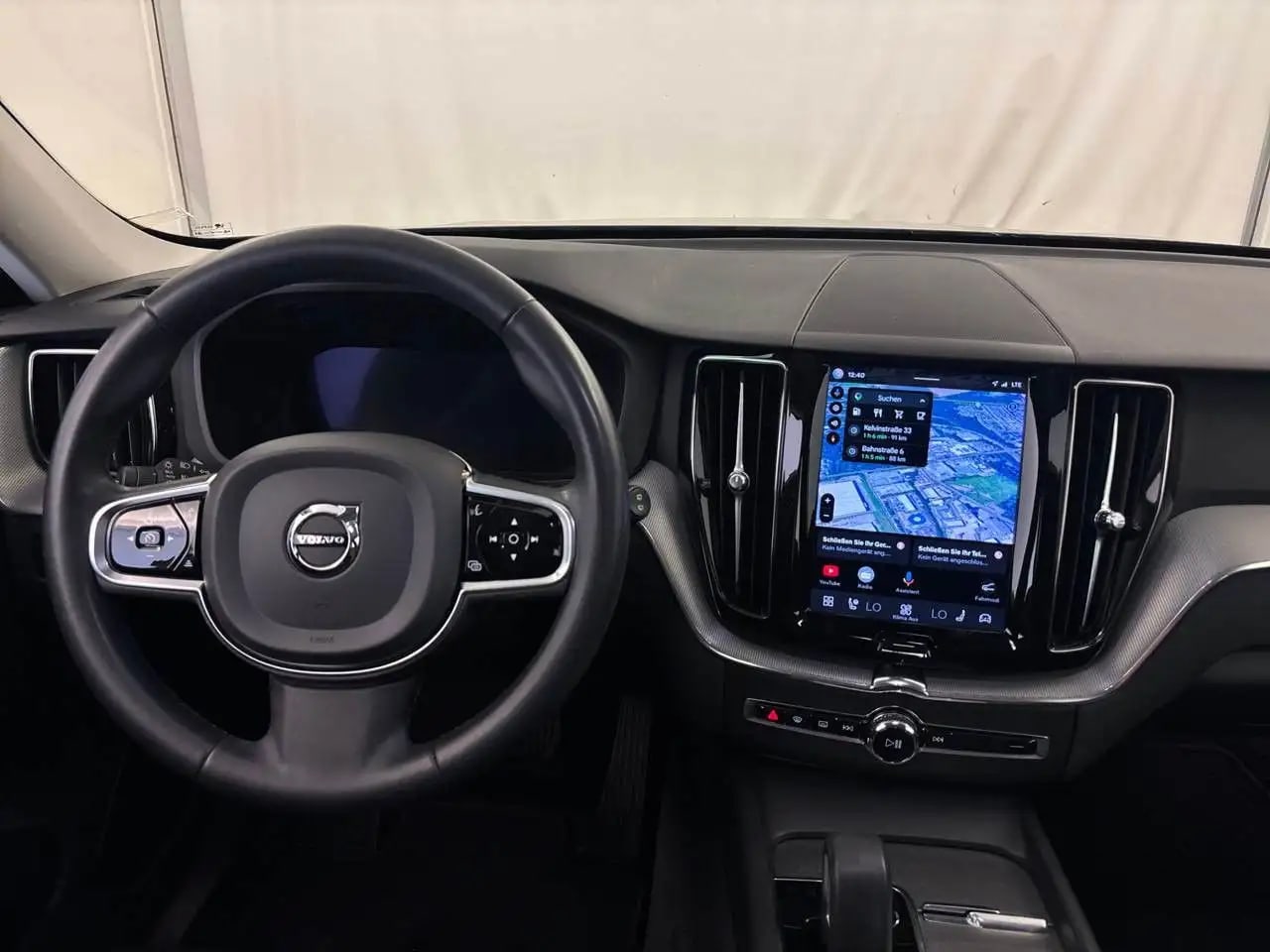 Volvo XC60 Plus Bright VollLeder*LED*AHK*4xSH*Kamera*N 9
