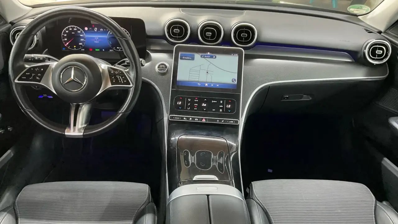 Mercedes-Benz C 300 e AHK*Kamera*Distro*LED*Leder*NaviTouch*DA 8