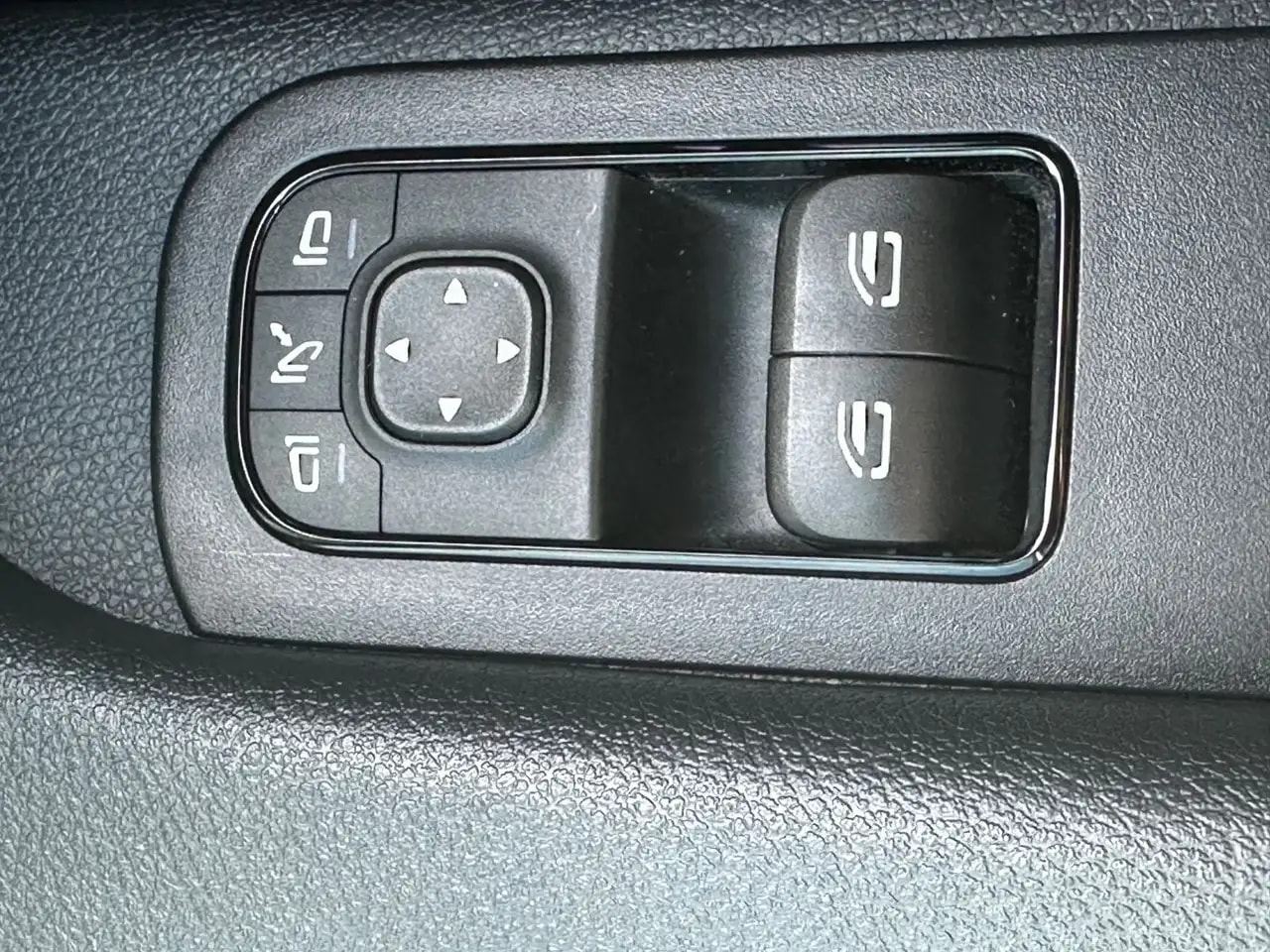 Mercedes-Benz Sprinter 314 AUTOMATIK NAVI TOTWINKEL KAMERA LED 19
