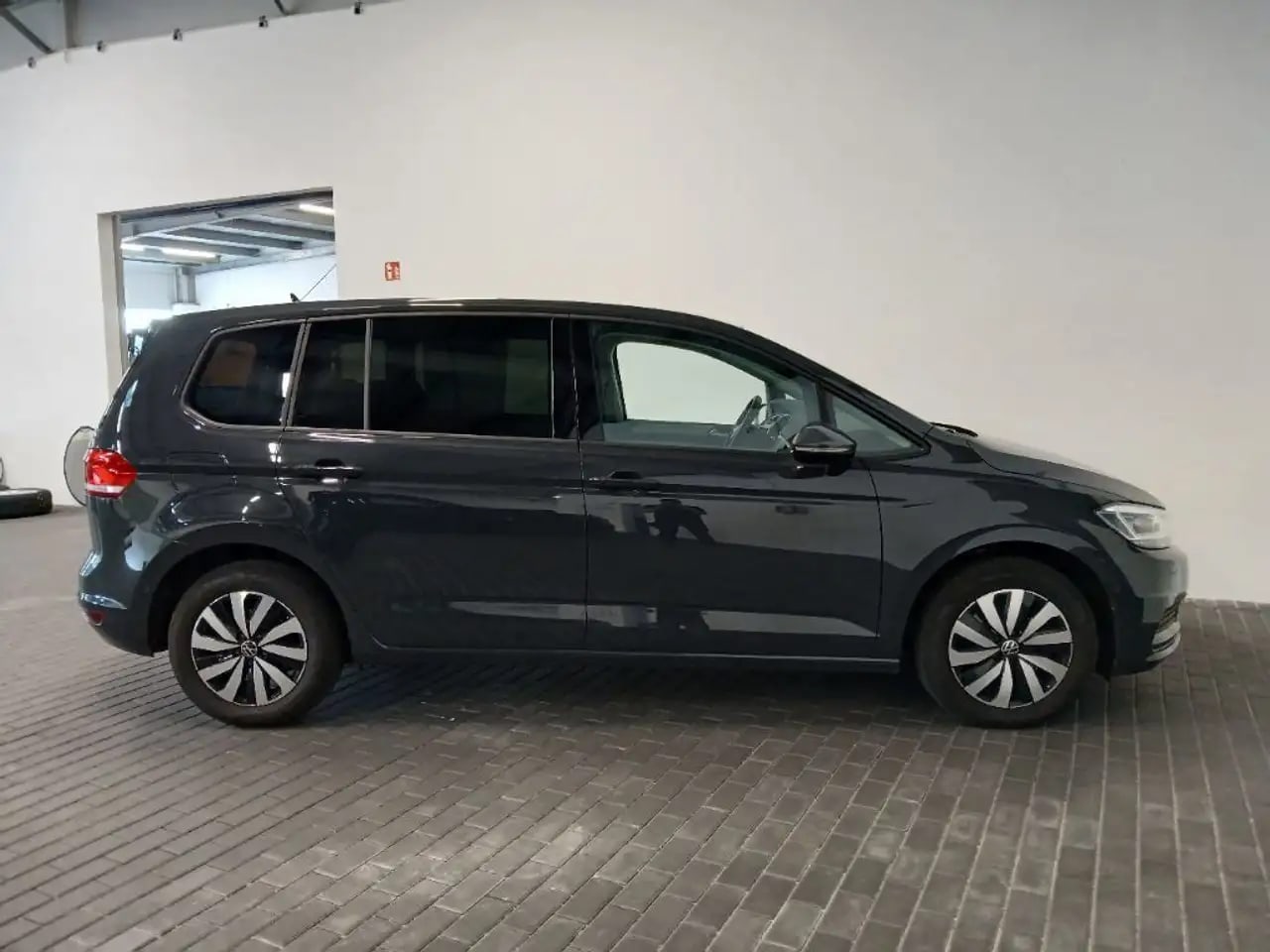 Volkswagen Touran Comfortline 7Sitz*AHK*STHZG*Kamera*ACC* 4