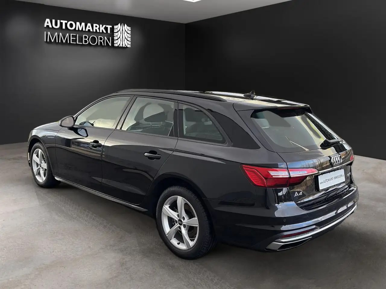 Audi A4 advanced Massage*Sound*LED*NaviTouch 6