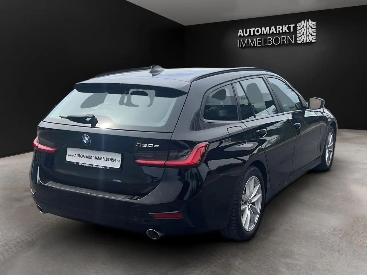 BMW 330 e Kamera*LED*Leder*Spur*LiveCockpi*H&K*Memor 12
