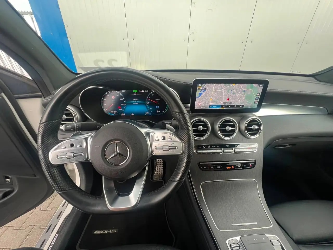Mercedes-Benz GLC 300 de COUPE 4M AMG AIRMATIC KAMERA LED AHK 18