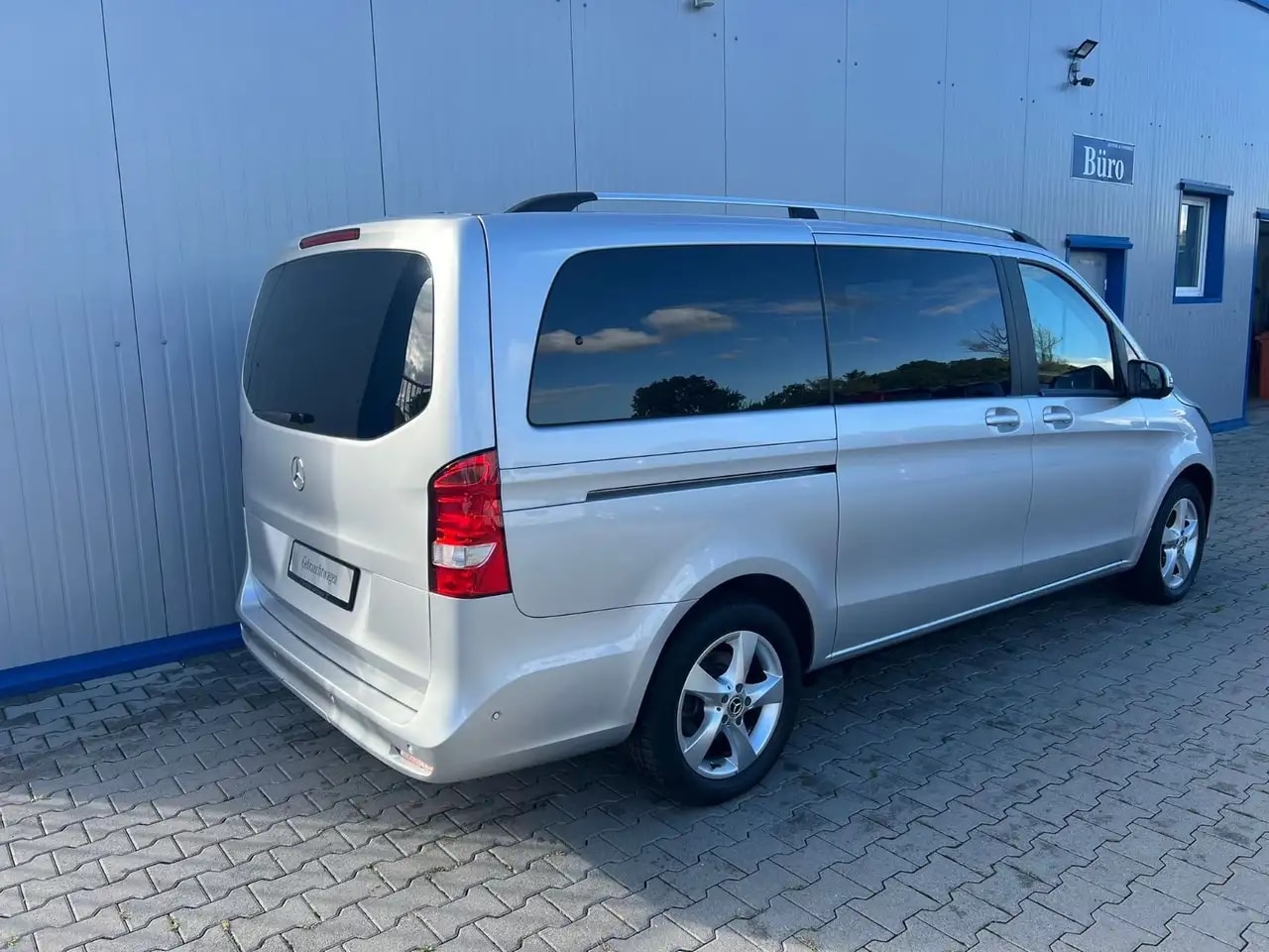 Mercedes-Benz V 220 d LANG 9G LIEGEPAKET NAVI MBUX AHK 7-SITZE 8