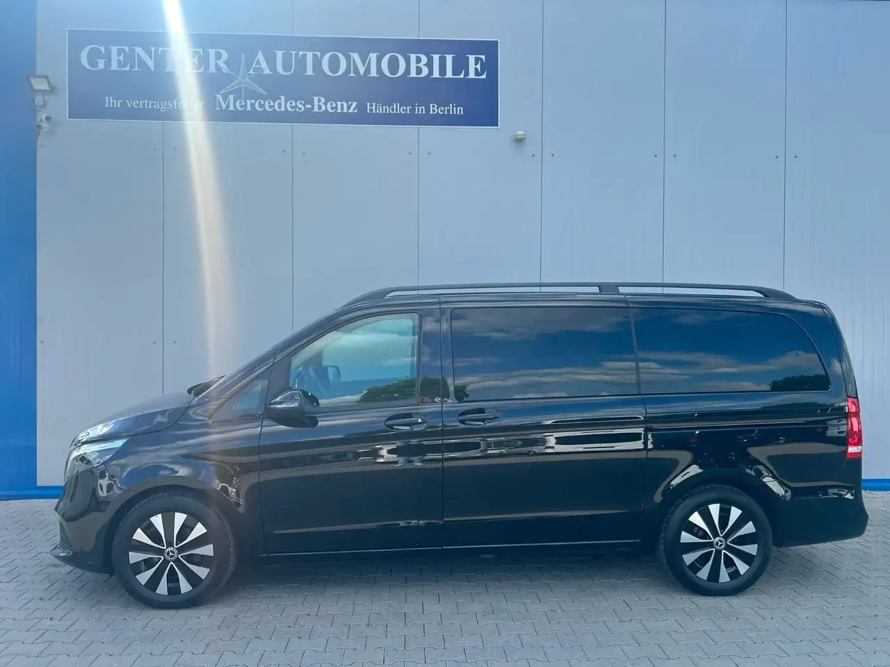 Mercedes-Benz V 220 LANG 9G-TR SPORTPAKET NAVI WEBASTO LED AHK 4