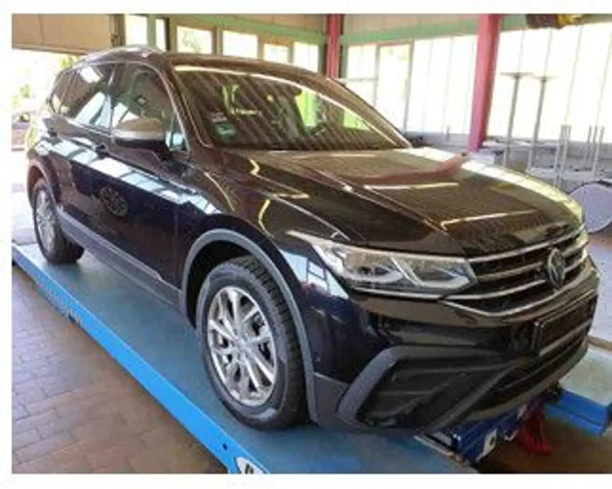 Volkswagen Tiguan Allspace Life Alcantara*7Sitz*Pano*HUD*AC 2