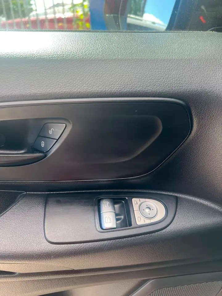 Mercedes-Benz Vito 116 MIXTO LANG KLIMA TEMPOMAT 5-SITZER AHK 12