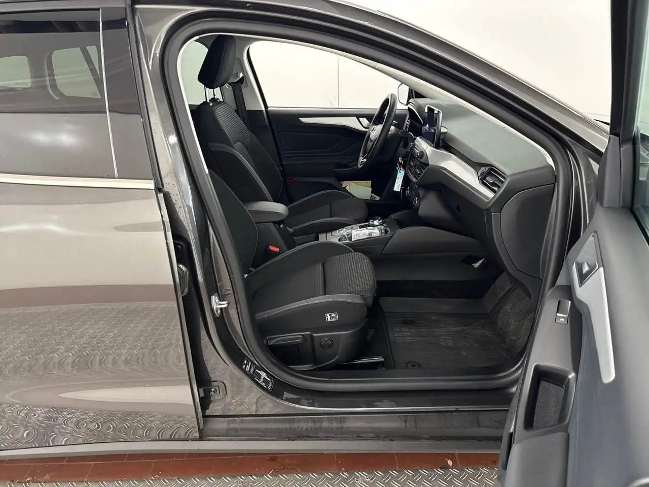 Ford Focus CoolConnect Kamera*LED*Navi*LM*SHZ*Tempo 7