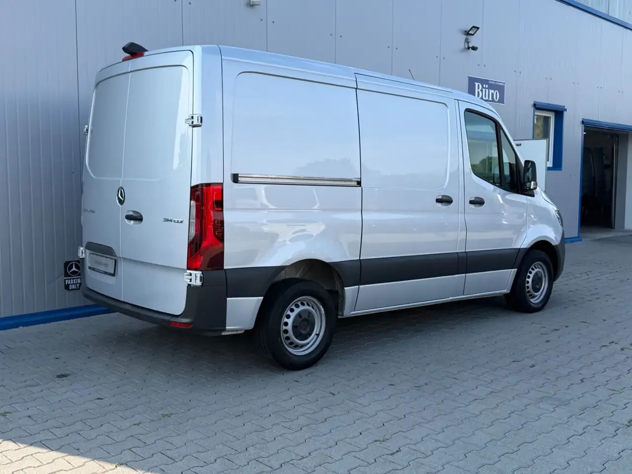 Mercedes-Benz Sprinter 314 AUTOMATIK NAVI TOTWINKEL KAMERA LED 7