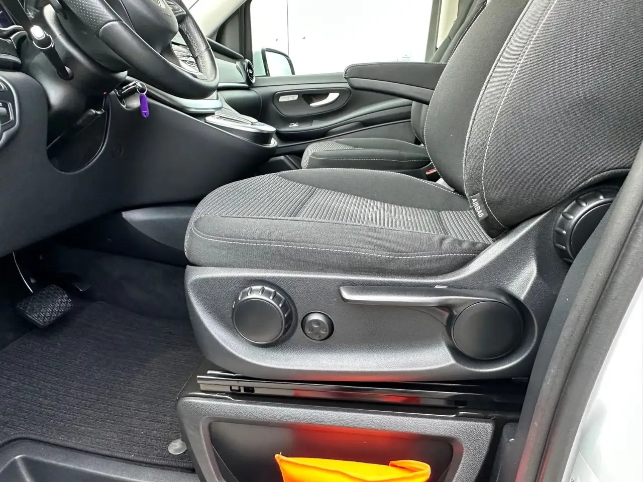 Mercedes-Benz V 220 V220 d LANG 4M 9G WEBASTO NAVI MBUX AHK 8-SITZER 11