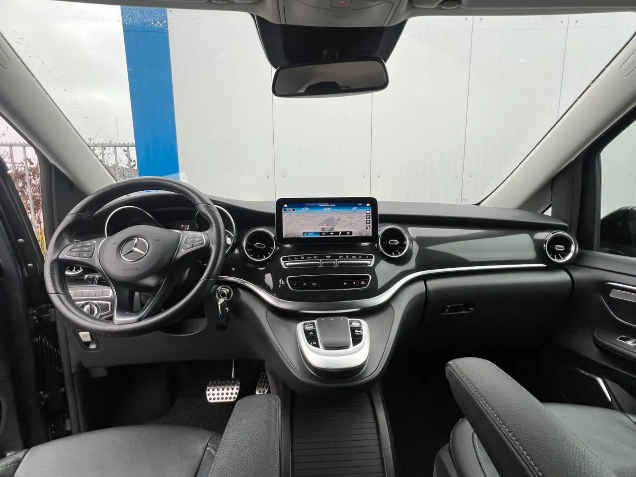 Mercedes-Benz V 300 V300d LANG SPORTPAKET LEDER LED STANDHEIZUNG AHK 15