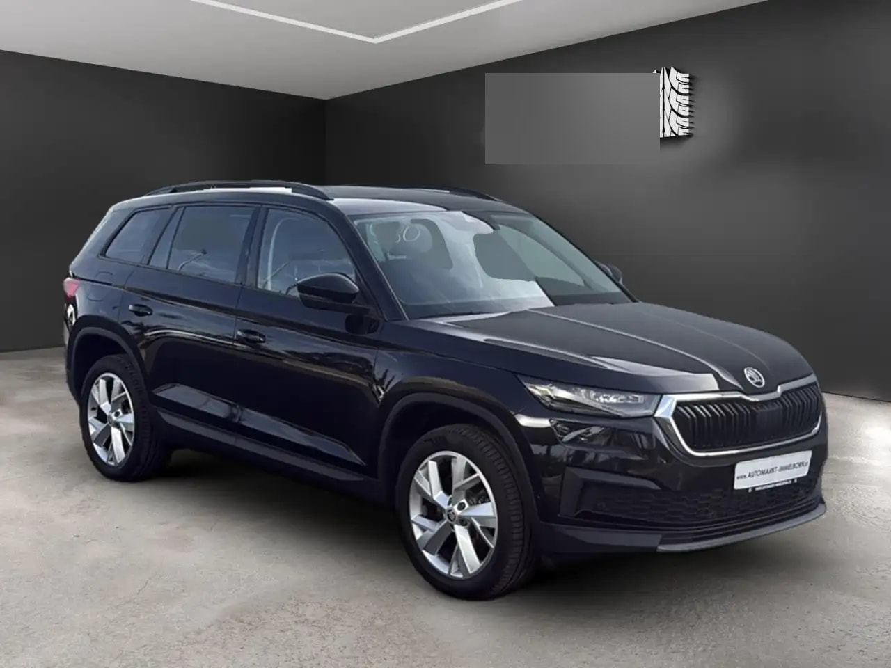 Skoda Kodiaq Tour 4x4 Kamera*19*Pano*LED*AHK*4xSHZ*DAB