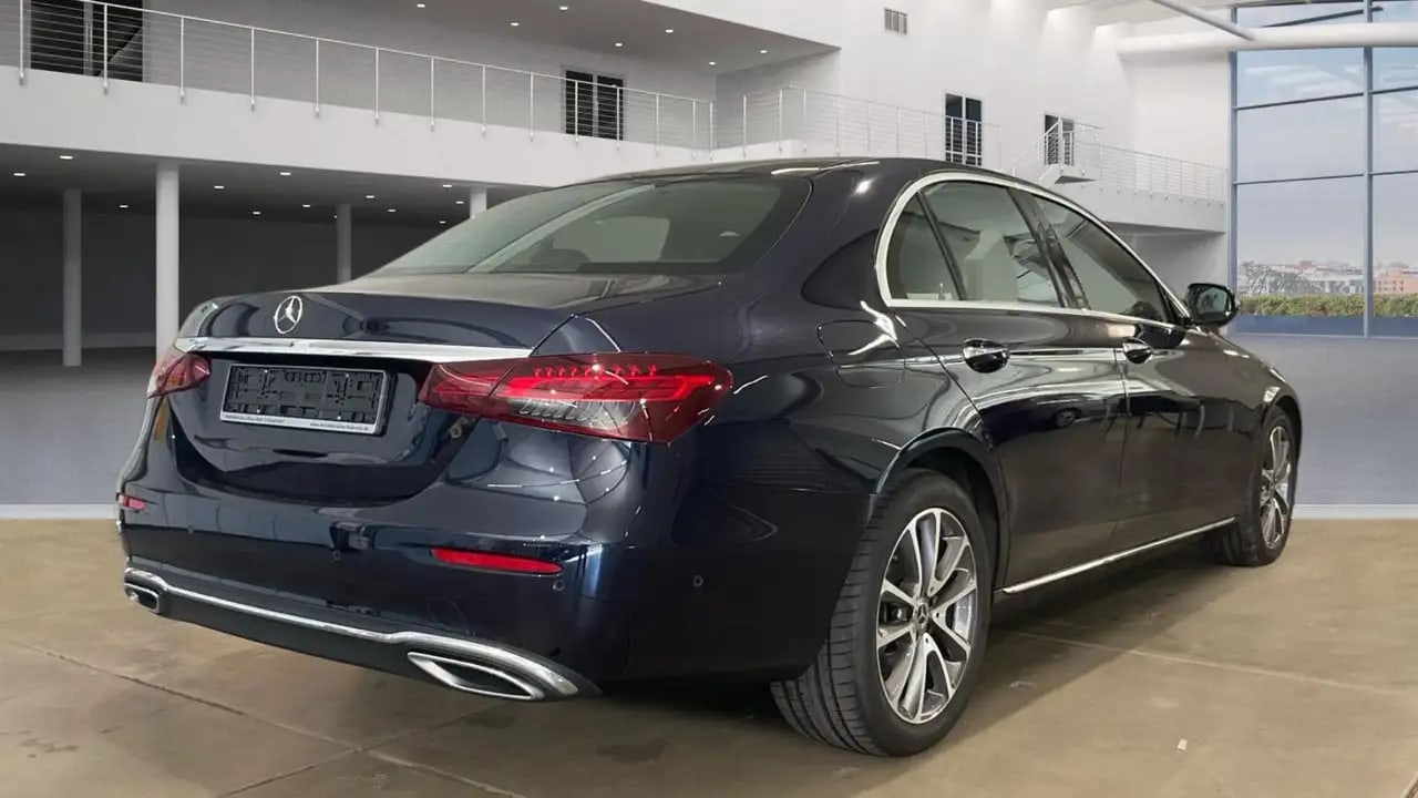 Mercedes-Benz E 400 d Allrad Exclusive Pano*Sthzg*360*Distro*H 4