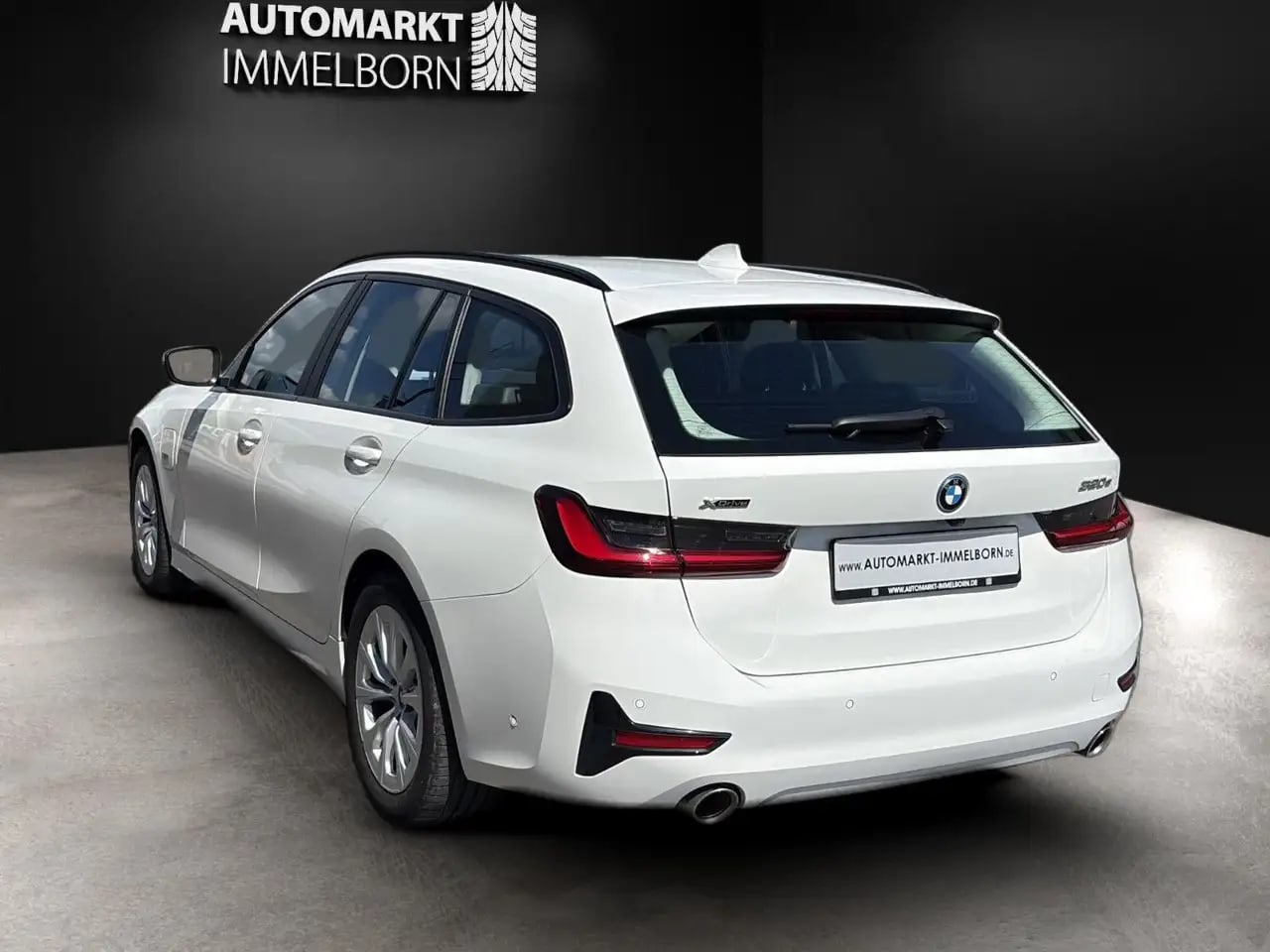 BMW 320 e xDrive Advantage AHK*Kamera*LED*SOH94% 10