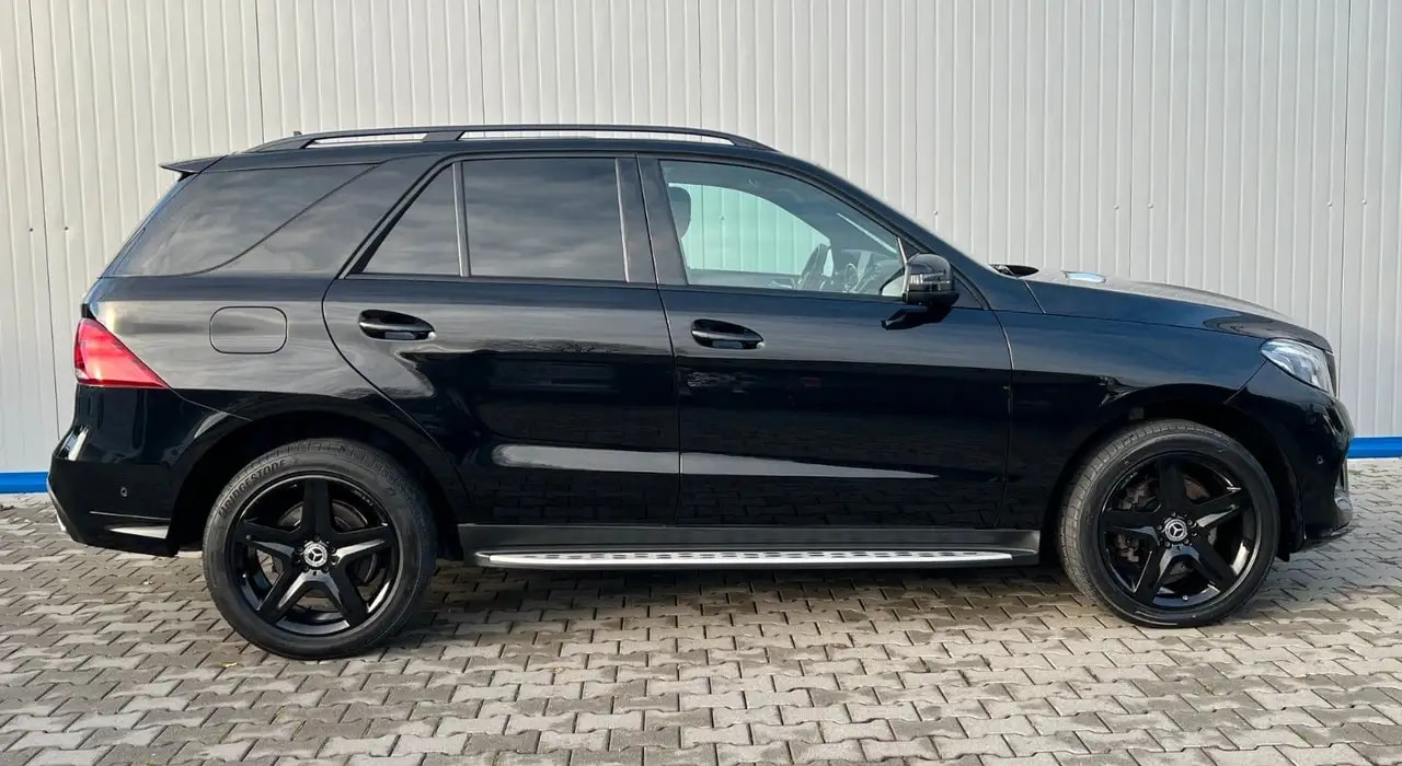 Mercedes-Benz GLE 350 4M AMG-LINE COMAND SCHIEBED. LED KEYLESS 4