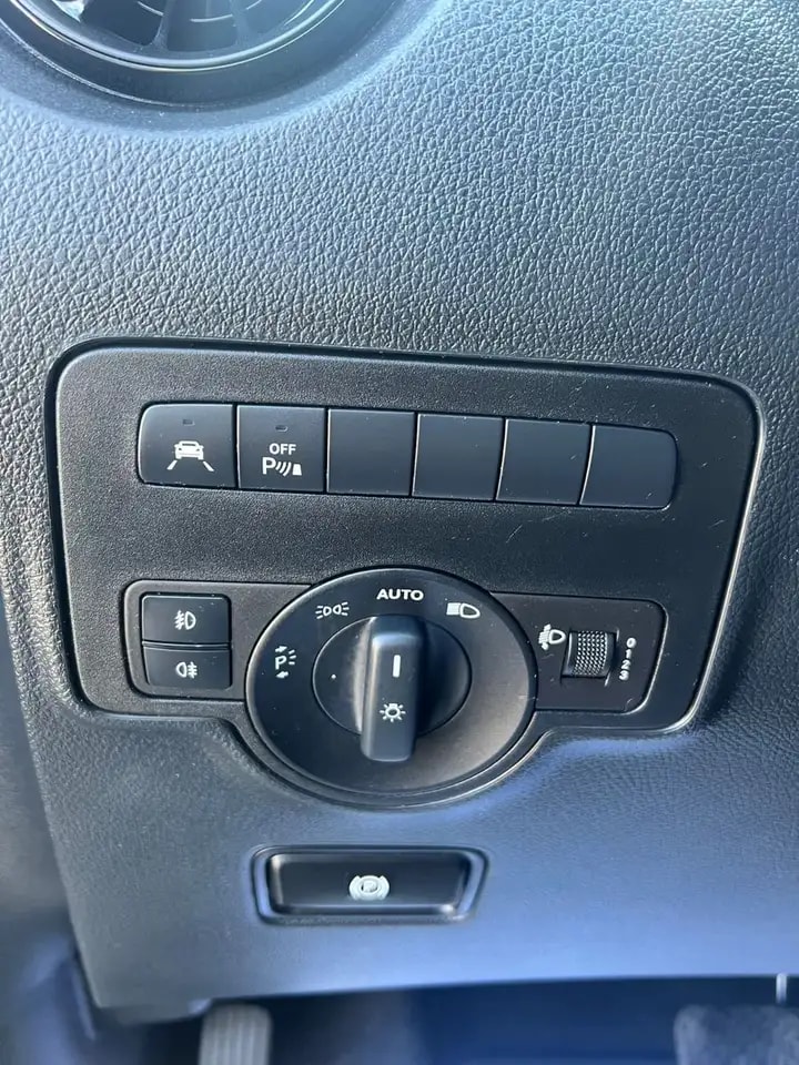 Mercedes-Benz Vito 116 TOURER KOMPAKT NAVI KAMERA 8-SITZER AHK 20