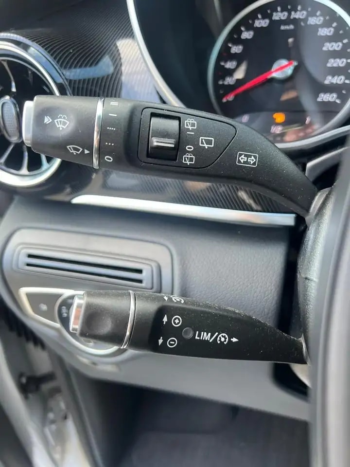 Mercedes-Benz V 220 d LANG 9G LIEGEPAKET NAVI MBUX AHK 7-SITZE 20