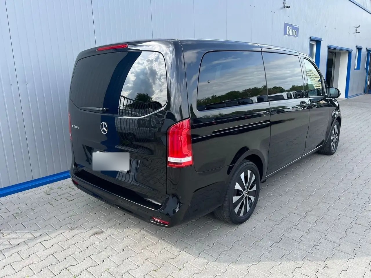 Mercedes-Benz V 220 LANG 9G-TR SPORTPAKET NAVI WEBASTO LED AHK 10