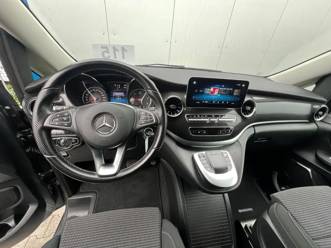 Mercedes-Benz V 250 LANG SPORTPAKET 9G-TR NAVI LED WEBASTO AHK 19