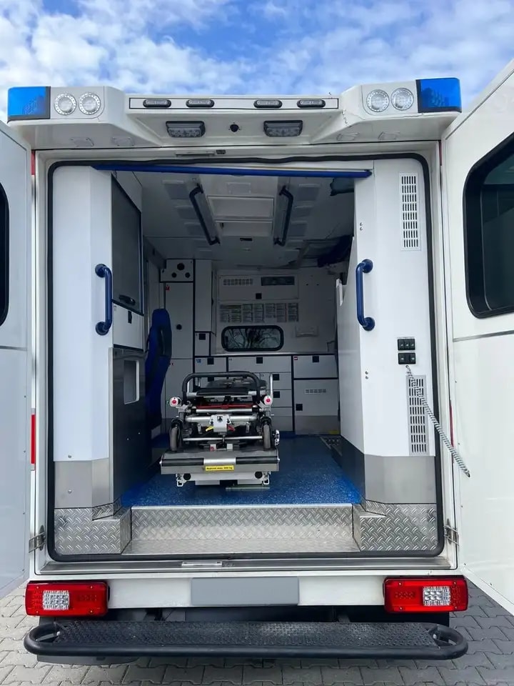 Mercedes-Benz Sprinter 519 KRANKENWAGEN AUTOMATIK KLIMA LED 9