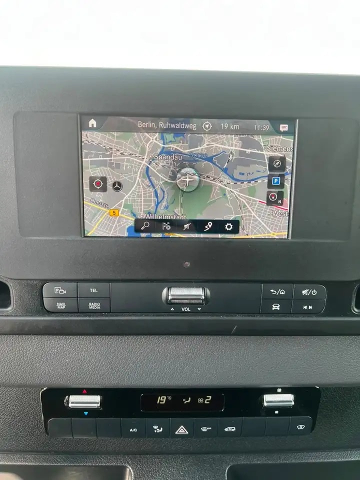 Mercedes-Benz Sprinter 314 AUTOMATIK NAVI TOTWINKEL KAMERA LED 19