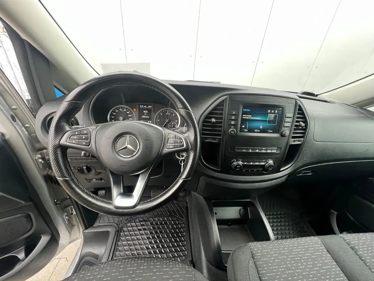 Mercedes-Benz Vito 119 d LANG 9G NAVI LED WEBASTO KAMERA AHK 15