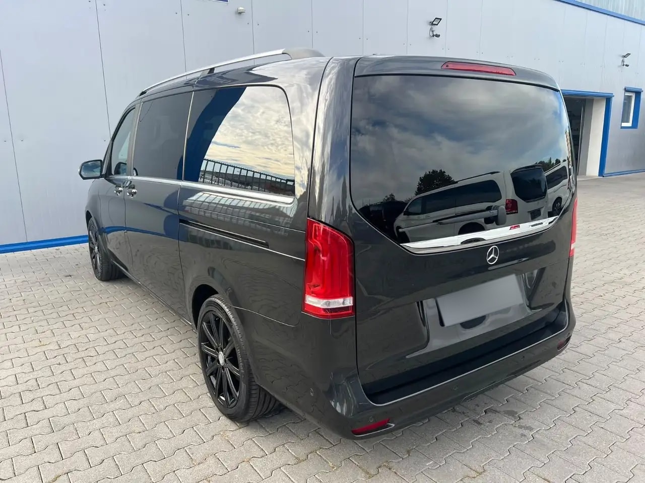 Mercedes-Benz V 300 LANG 4M AIRMATIC PANO WEBASTO EL.TÜREN AHK 7