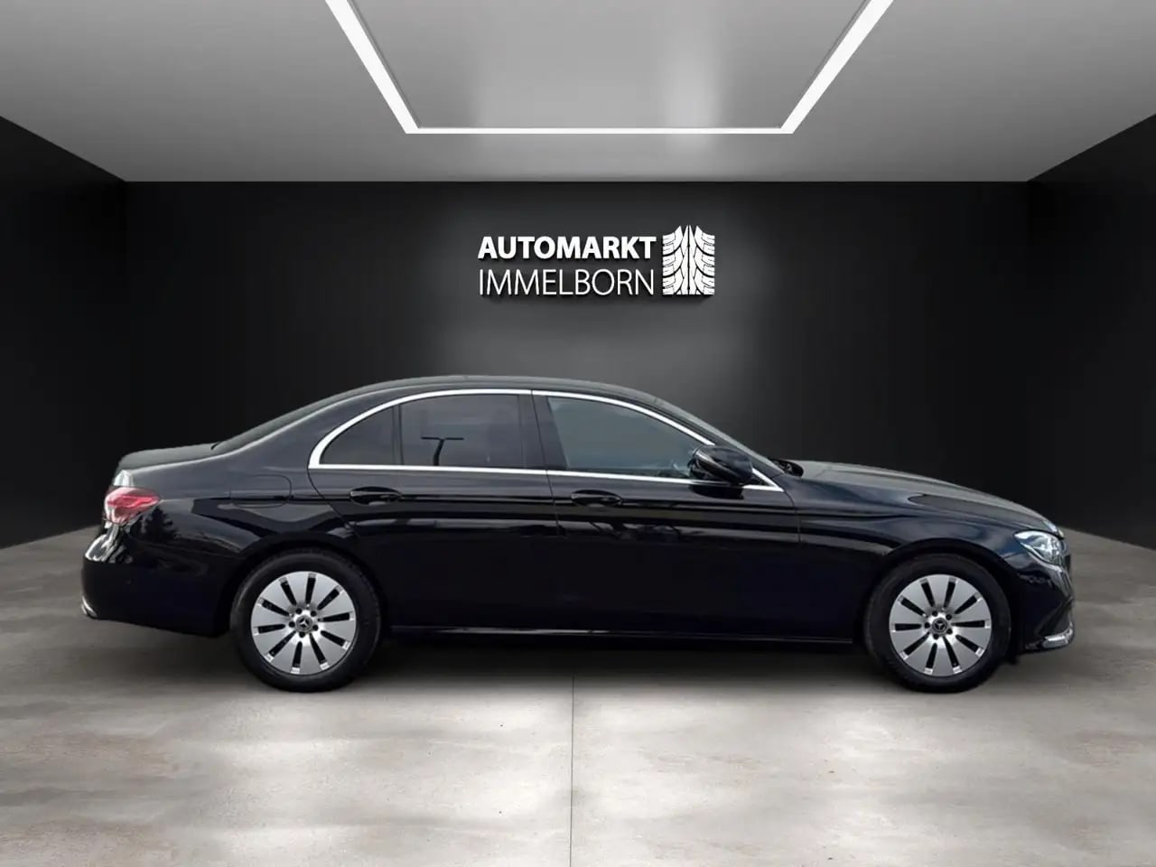 Mercedes-Benz E 200 d Automatik VollLeder*Kamera*Distro*LED*Na 11