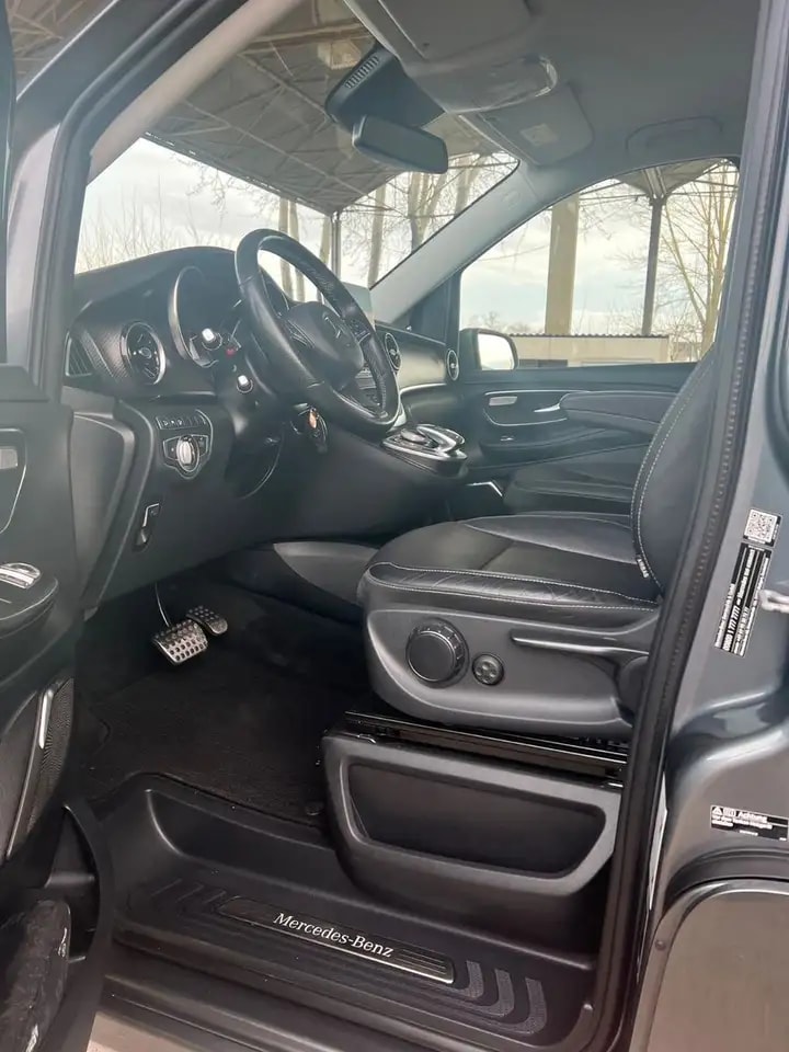 Mercedes-Benz V 300 d LANG 4M AMG-LINE 9G WEBASTO AHK EL.TÜREN 12