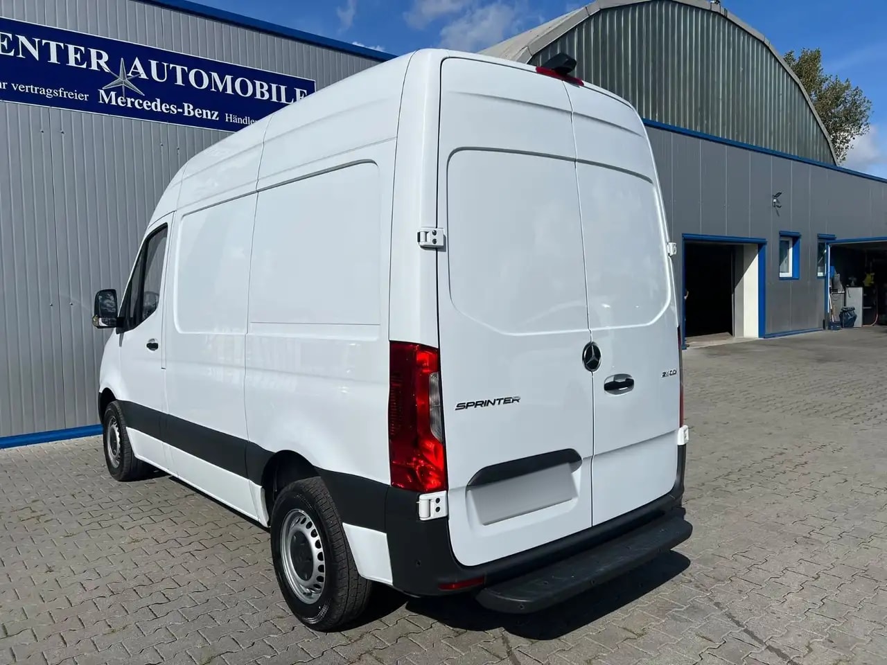 Mercedes-Benz Sprinter 211 9G-TRONIC KLIMA NAVI KAMERA 3-SITZE 9