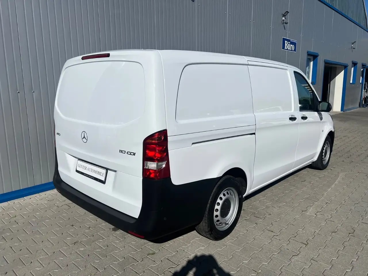 Mercedes-Benz Vito 110 LANG 6G KLIMA TEMPOMAT 3-SITZE SCHRÄNKE 7