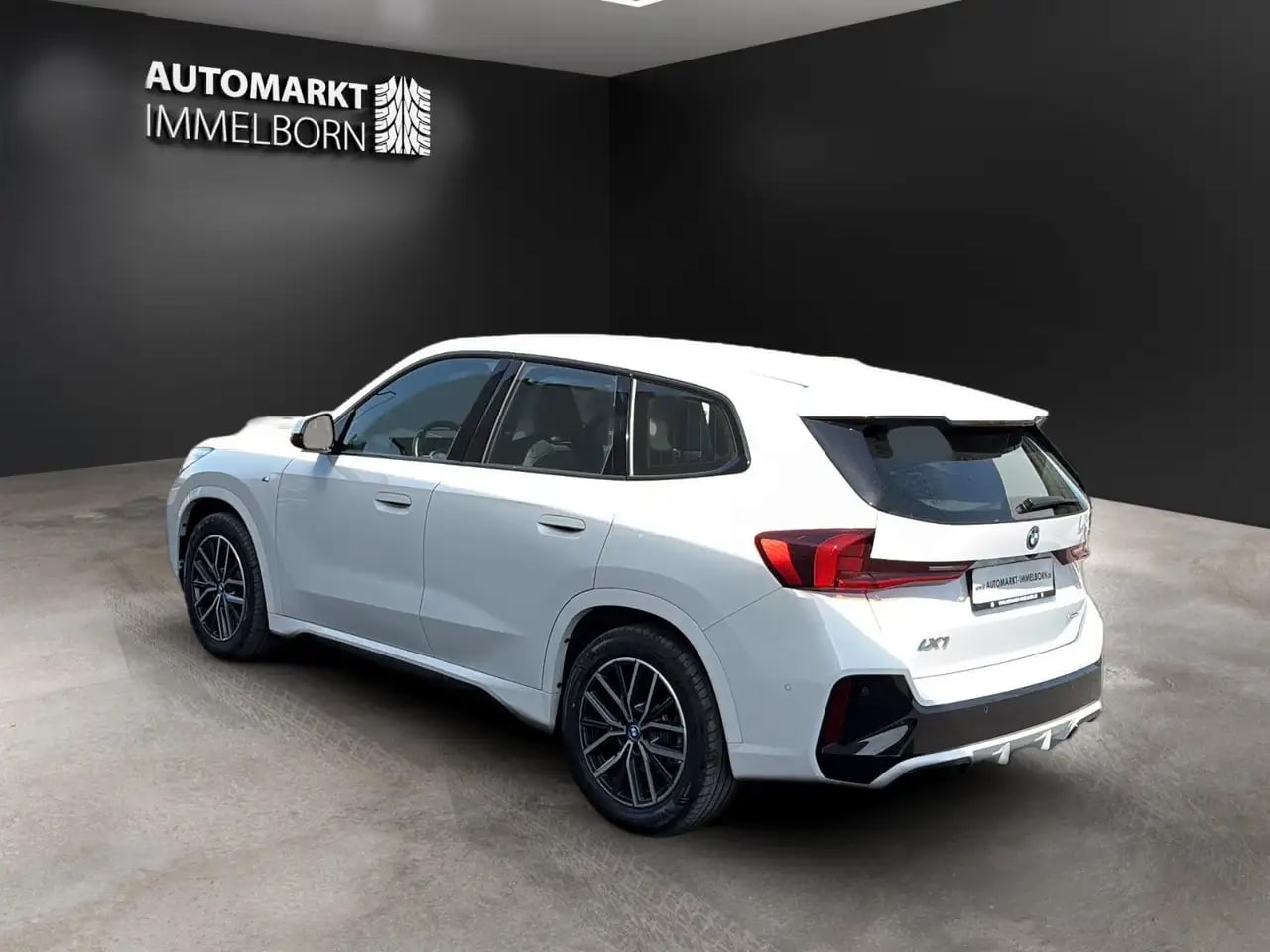 BMW iX1 30 xDrive M Sport LED*Navi+*Alcant*SOH 99,1% 5