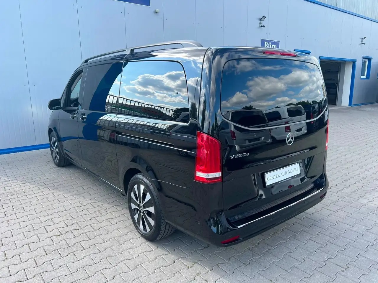 Mercedes-Benz V 220 LANG 9G-TR SPORTPAKET NAVI WEBASTO LED AHK 9
