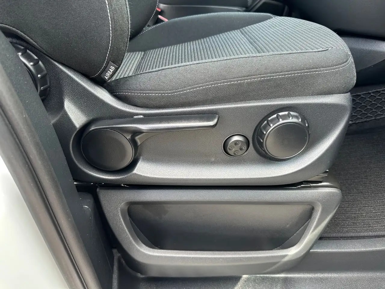 Mercedes-Benz V 220 V220 d LANG 4M 9G WEBASTO NAVI MBUX AHK 8-SITZER 13