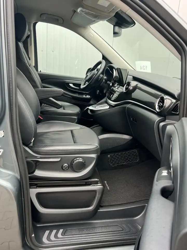 Mercedes-Benz V 300 V300d LANG SPORTPAKET LEDER LED STANDHEIZUNG AHK 12