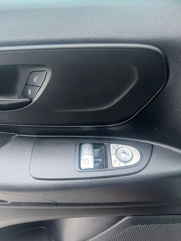 Mercedes-Benz Vito 110 LANG 6G KLIMA TEMPOMAT 2-SITZE SCHRÄNKE 13