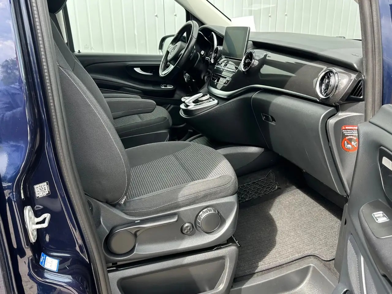 Mercedes-Benz V 250 LANG 4MATIC 9G NAVI WEBASTO LIEGEPAKET AHK 17