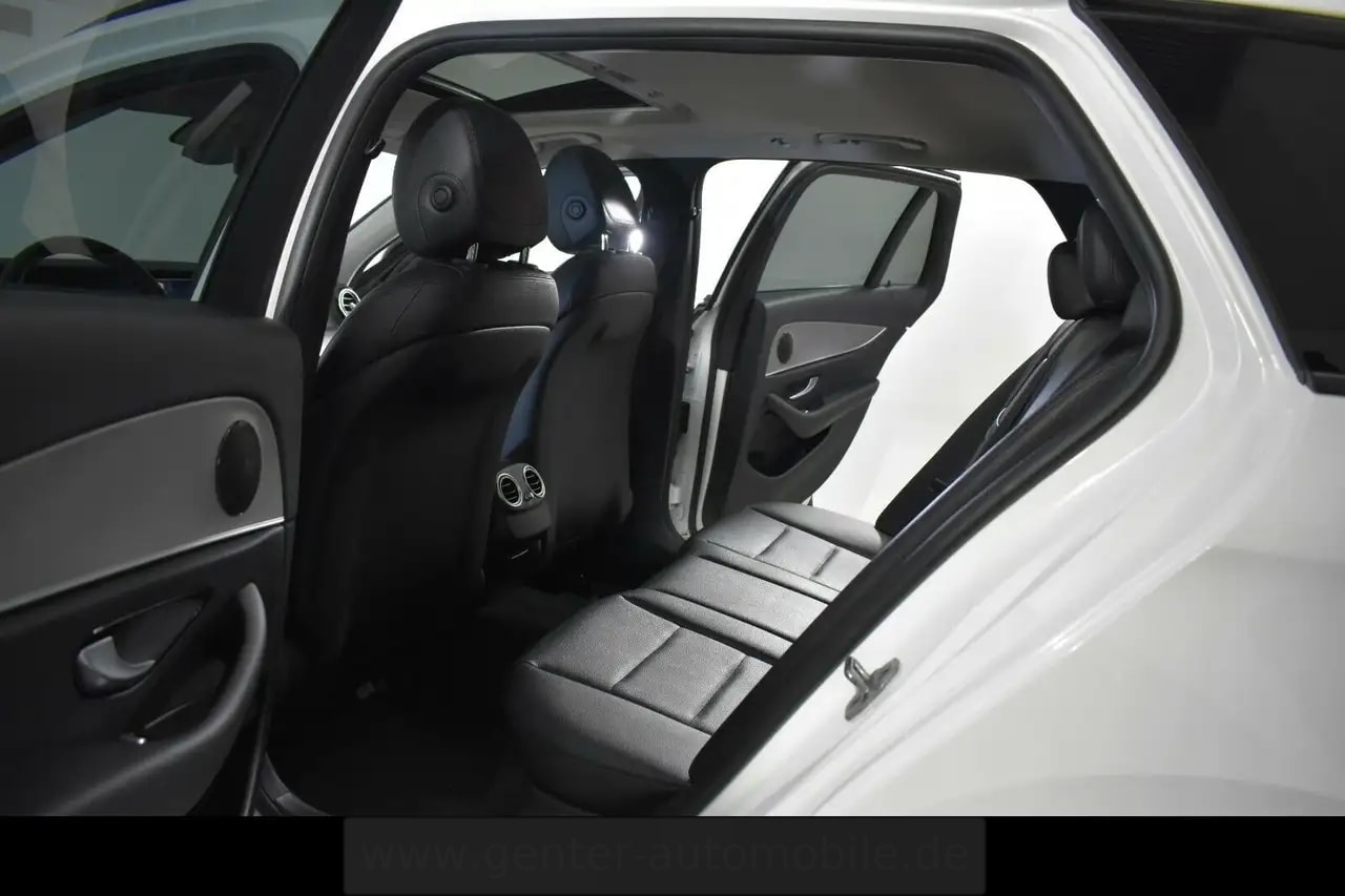 Mercedes-Benz E 400 d T 4M AVANTGARDE COMAND WIDESCREEN LED AHK 11