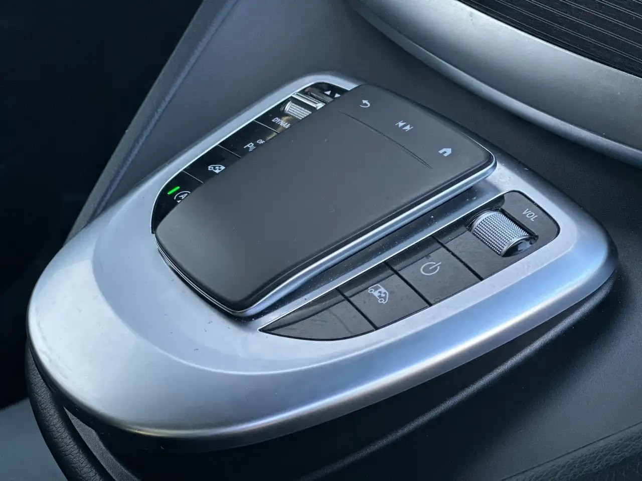 Mercedes-Benz V 300 LANG AIRMATIC PANO LIEGEPAKET EL.TÜREN AHK 17