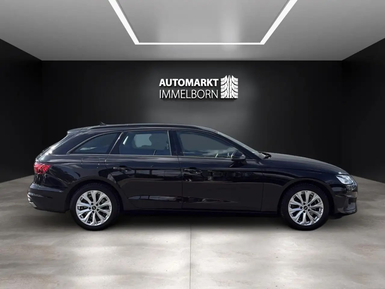 Audi A4 Virtual*AHK*LED*NaviTouch*DAB*Lheizung*Sound 9