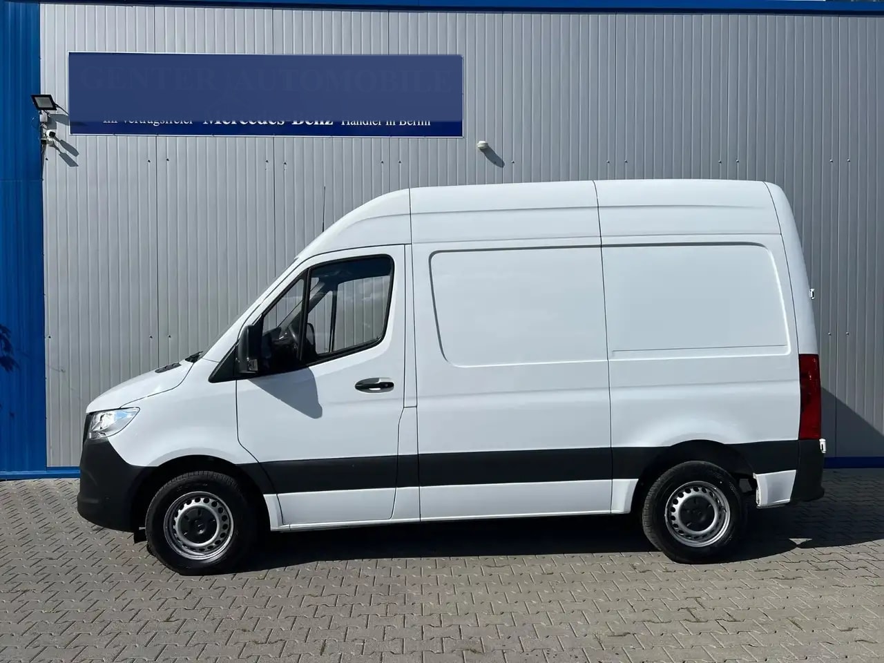Mercedes-Benz Sprinter 211 9G-TRONIC KLIMA NAVI KAMERA 3-SITZE 4
