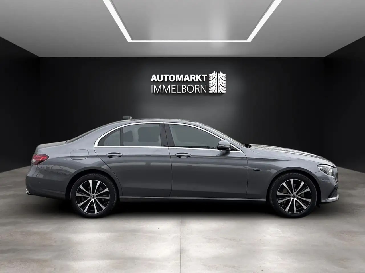 Mercedes-Benz E 300 de Pano*360*Mubeam*Distro*AHK*Navi*DAB*18 7