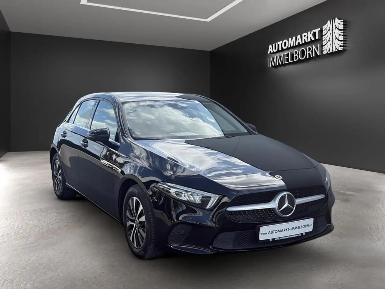 Mercedes-Benz A 180 d Kamera*LED*Navi*DAB*MBUX*TeilLeder*1Hand 2